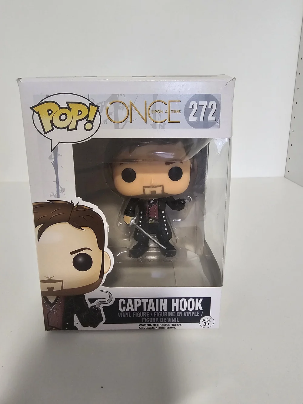 Funko POP! Once Upon a Time #272 Captain Hook - Black and Red - Picture 1 of 3